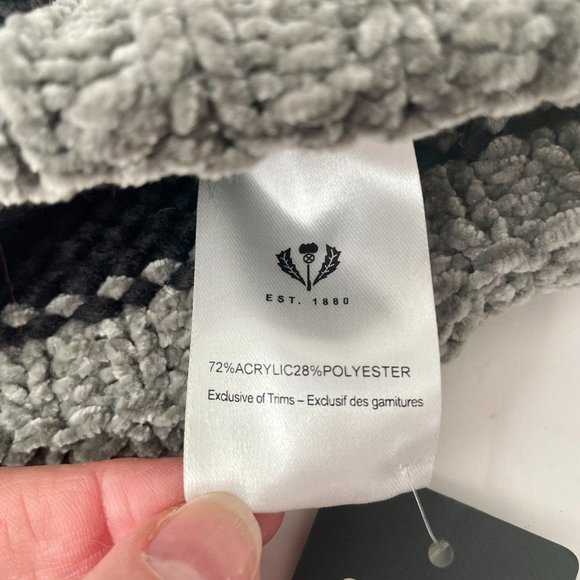 New With Tags V Fraas Pom Pom Hat Toque, Black/Grey - Picture 5 of 5
